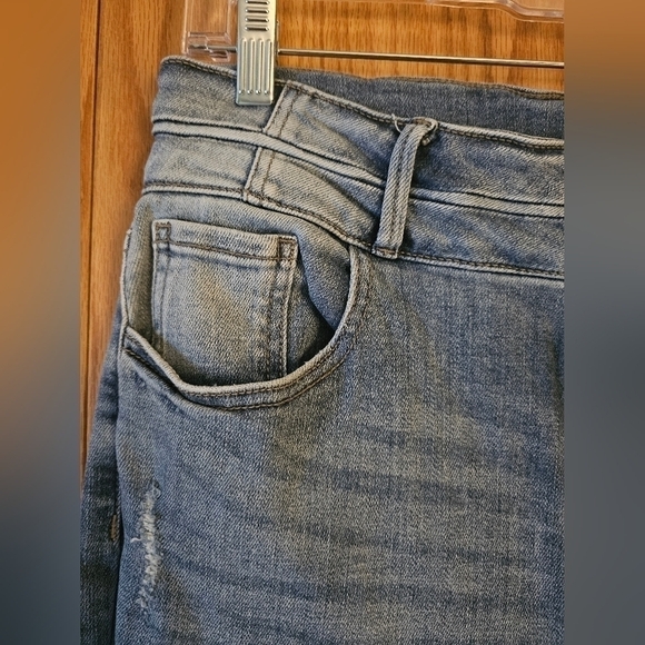 Kancan Light denim jeans with rips ,detailing, 2 buttons - Picture 5 of 6